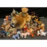 A large quantity of Beanie Babies; A very large stuffed toy lion; a quantity of teddy bears (qty)