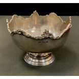 A George V silver bonbon or sweetmeat dish, Walker & Hall. Sheffield 1925, 12cm diameter, 176.9g