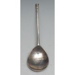 A Charles I silver seal top spoon, 15cm long, maker B*, London 1637