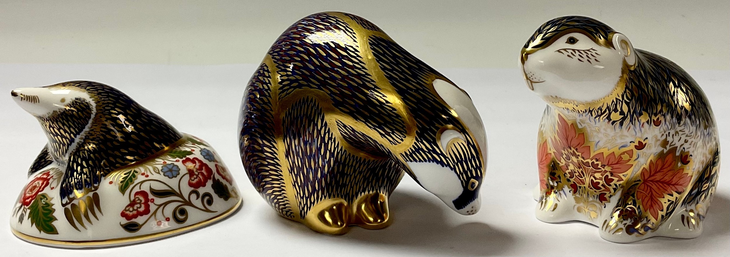 A Royal Crown Derby paperweight, Riverbank Beaver, limited edition 244/5,000, gold stopper, 7.5cm, - Image 2 of 2