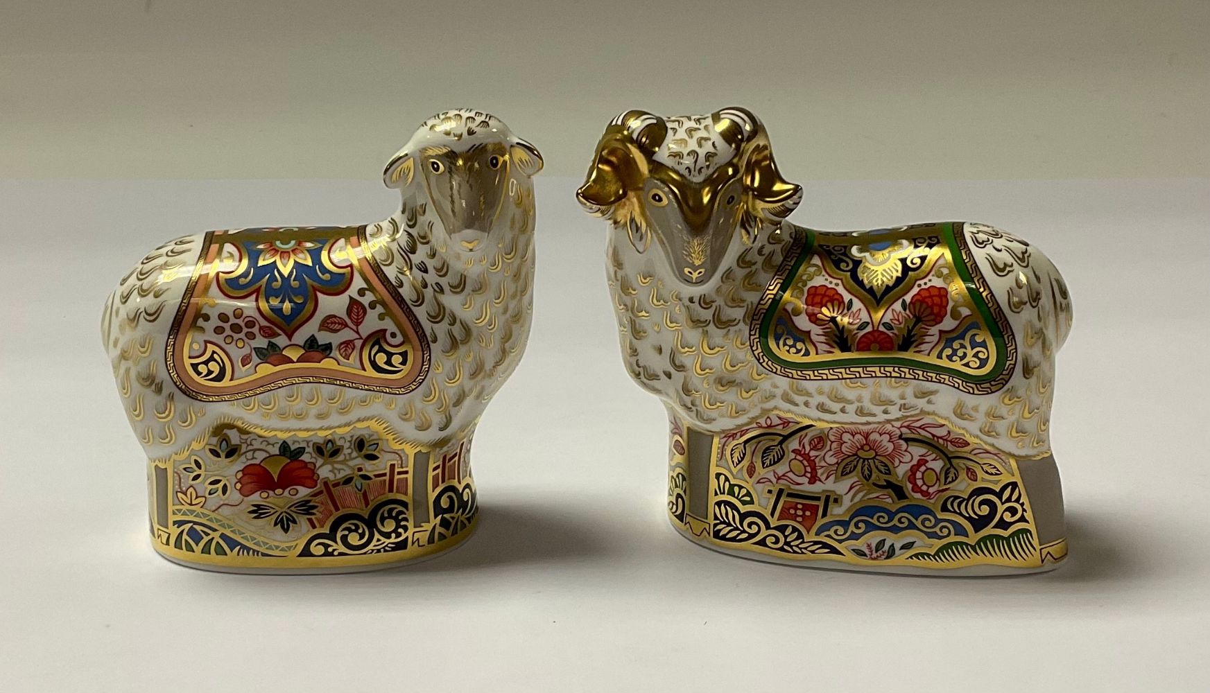 The Royal Crown Derby Guild Auction of Paperweights