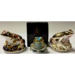 A Royal Crown Derby paperweight, Old Imari Frog, limited edition 2,687/4,500, gold stopper;