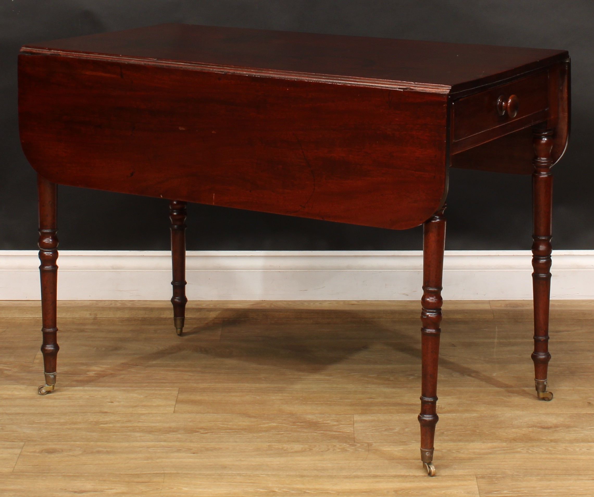 A George III mahogany Pembroke table, 73cm high, 55cm opening to 104cm wide, 97.5cm deep - Image 3 of 4
