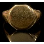 An 18ct gold signet ring of plain design, size Q, 6.7g