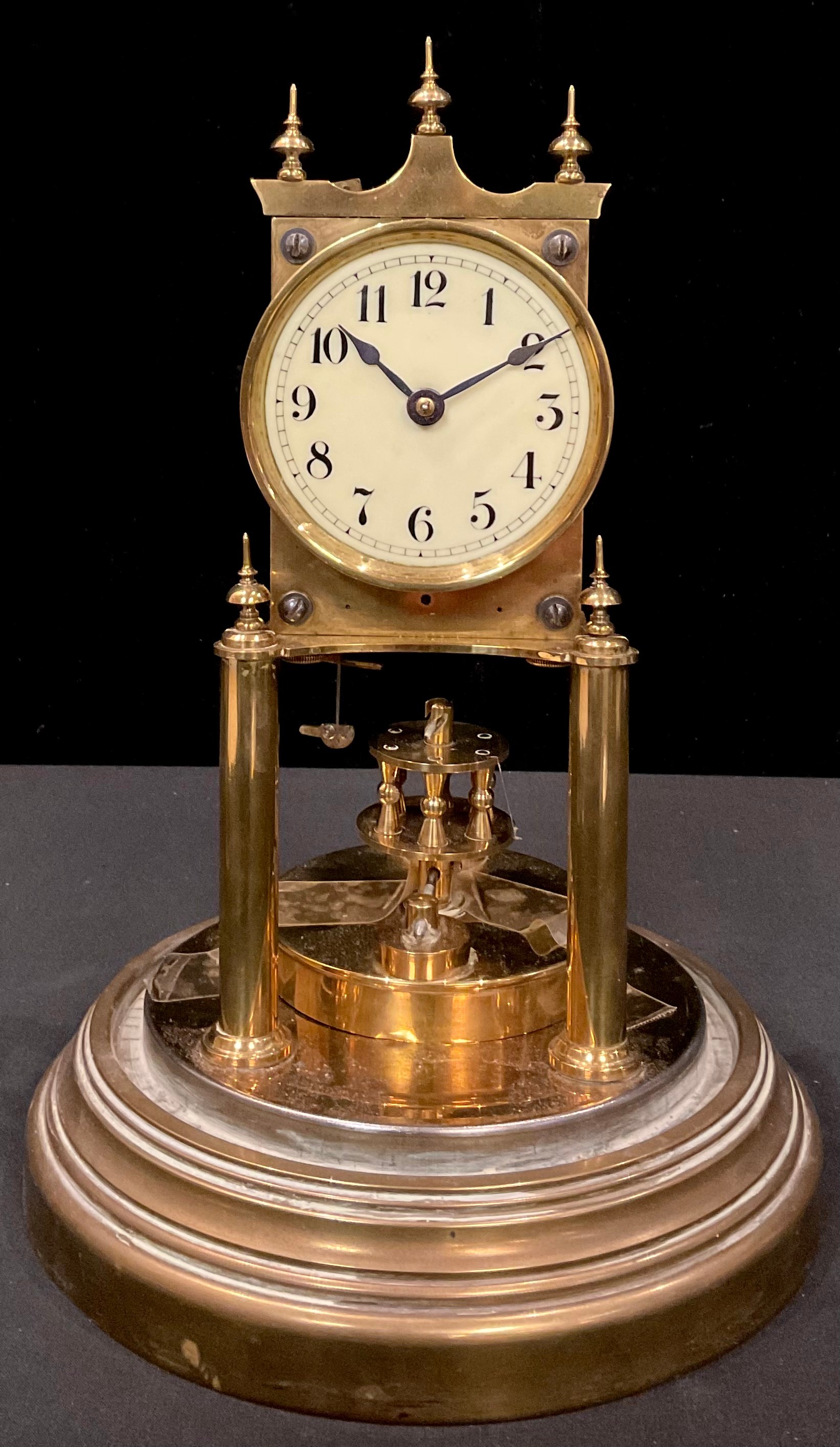 A German brass anniversary clock, Gustav Becker, Freiburg, torsion pendulum, the mechanism - Image 2 of 2