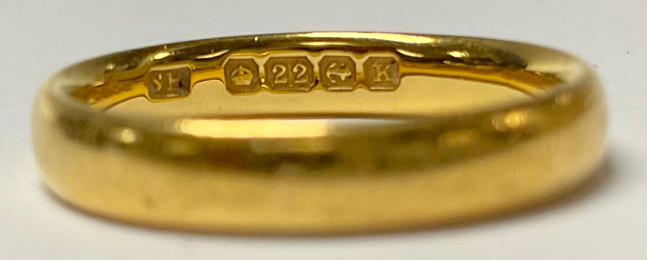 A 22ct gold wedding band, size I/J, 3.2g - Image 2 of 2