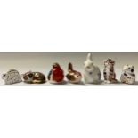 A Royal Crown derby paperweight, Kitten gold stopper; others, Bunny, Catnip Kitten, Derby Wren, gold