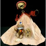 Toys & Juvenalia - a Steiff (Germany) EAN 029110 Clown teddy bear, trademark 'Steiff' button to