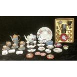 A Royal Crown Derby Posies pattern dinner plate, milk jug, pair of miniature vases, assorted trinket
