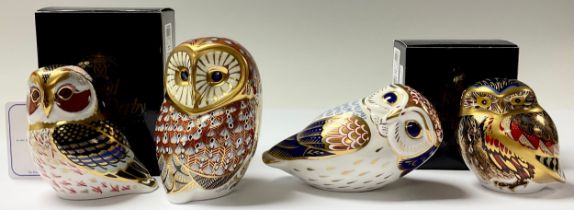 A Royal Crown Derby paperweight, Tawny Owl, 21st anniversary gold stopper, limited edition, to