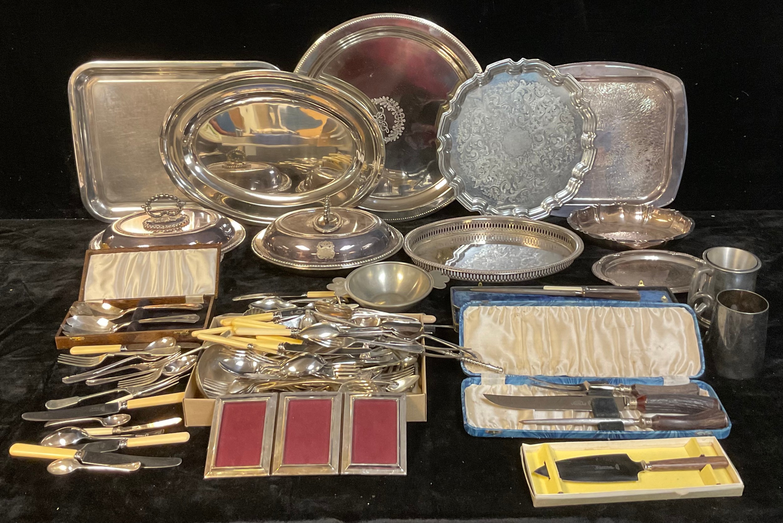 Plated and Metalware - a near pair of entree dishes and covers; various trays; a quantity of