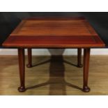 An early 20th century mahogany draw-leaf dining table, pad feet, 75.5cm high, 120cm extending to