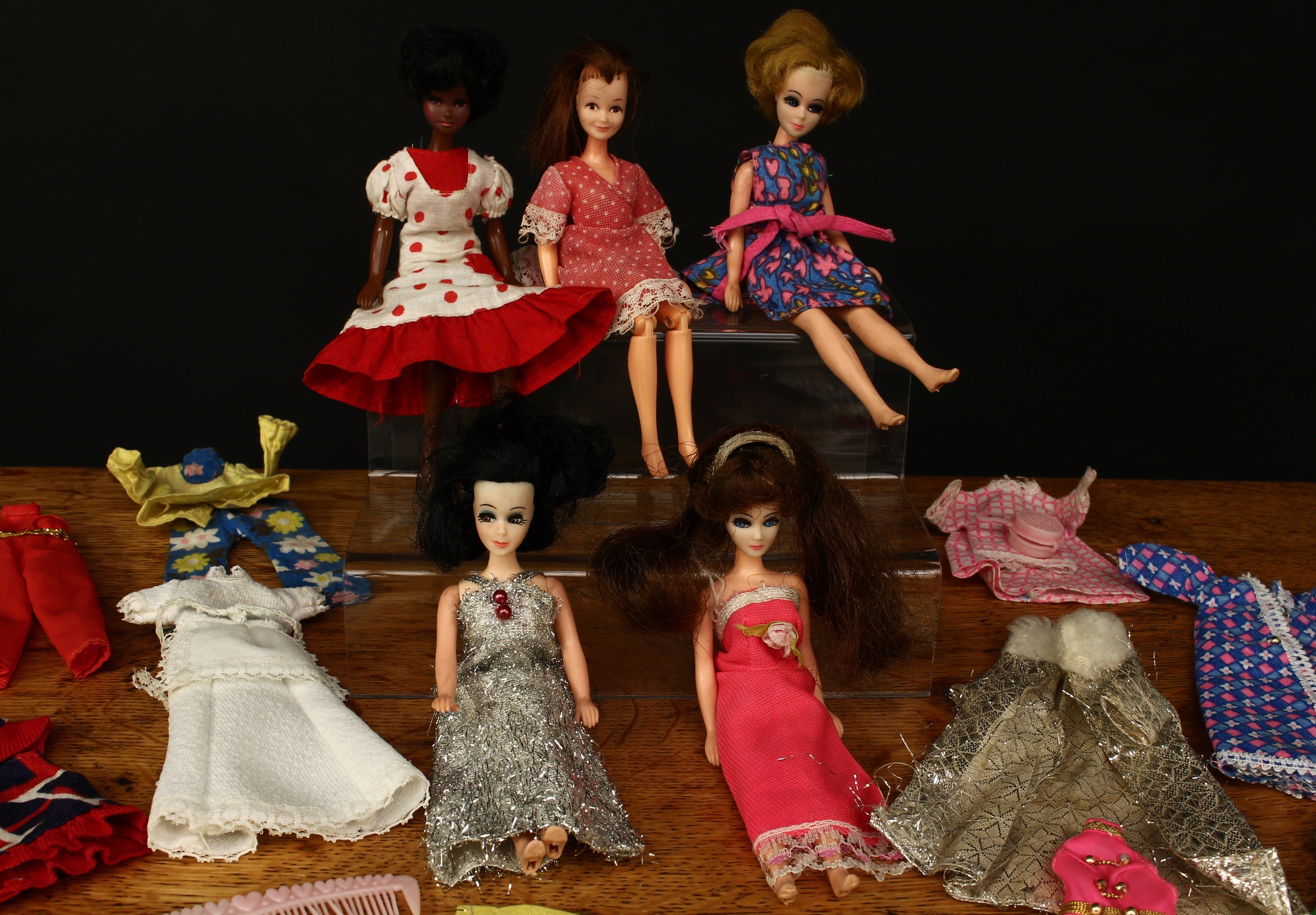 A collection of 1970's Palitoy 6.5" 'pocket-sized' fashion dolls, comprising a Mary doll, standard - Image 2 of 5