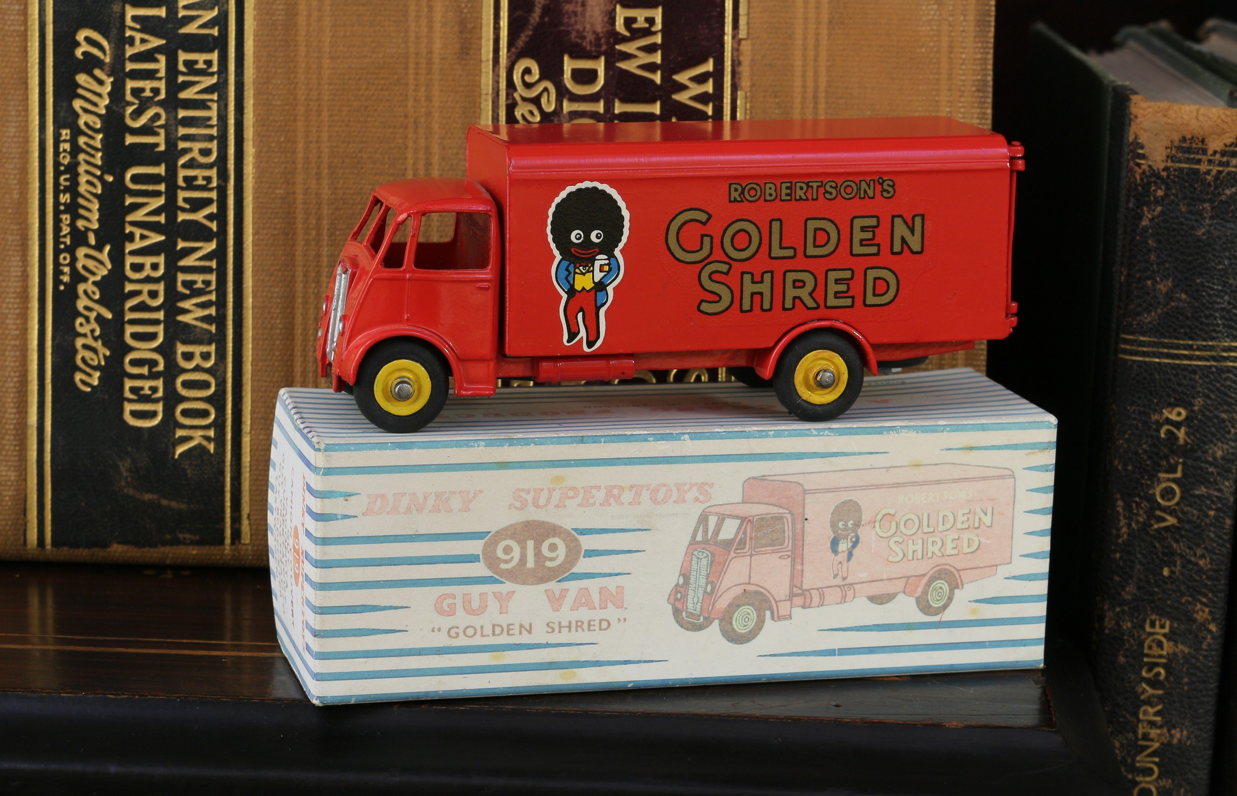 Dinky Supertoys 919 Guy van, red cab, chassis, wheel arches and van, 'ROBERTSON'S GOLDEN SHRED'