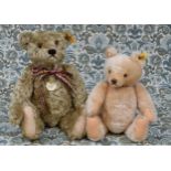 Steiff (Germany) EAN 000751 Classic 1920 replica teddy bear, trademark 'Steiff' button to ear with