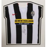 Sport, Football, Autograph - a Juventus F.C. replica home shirt, signed in pen by Alessandra Del