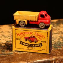 Matchbox '1-75' series diecast model 40a Bedford 7-ton tipper, red cab with silver grille, beige/tan