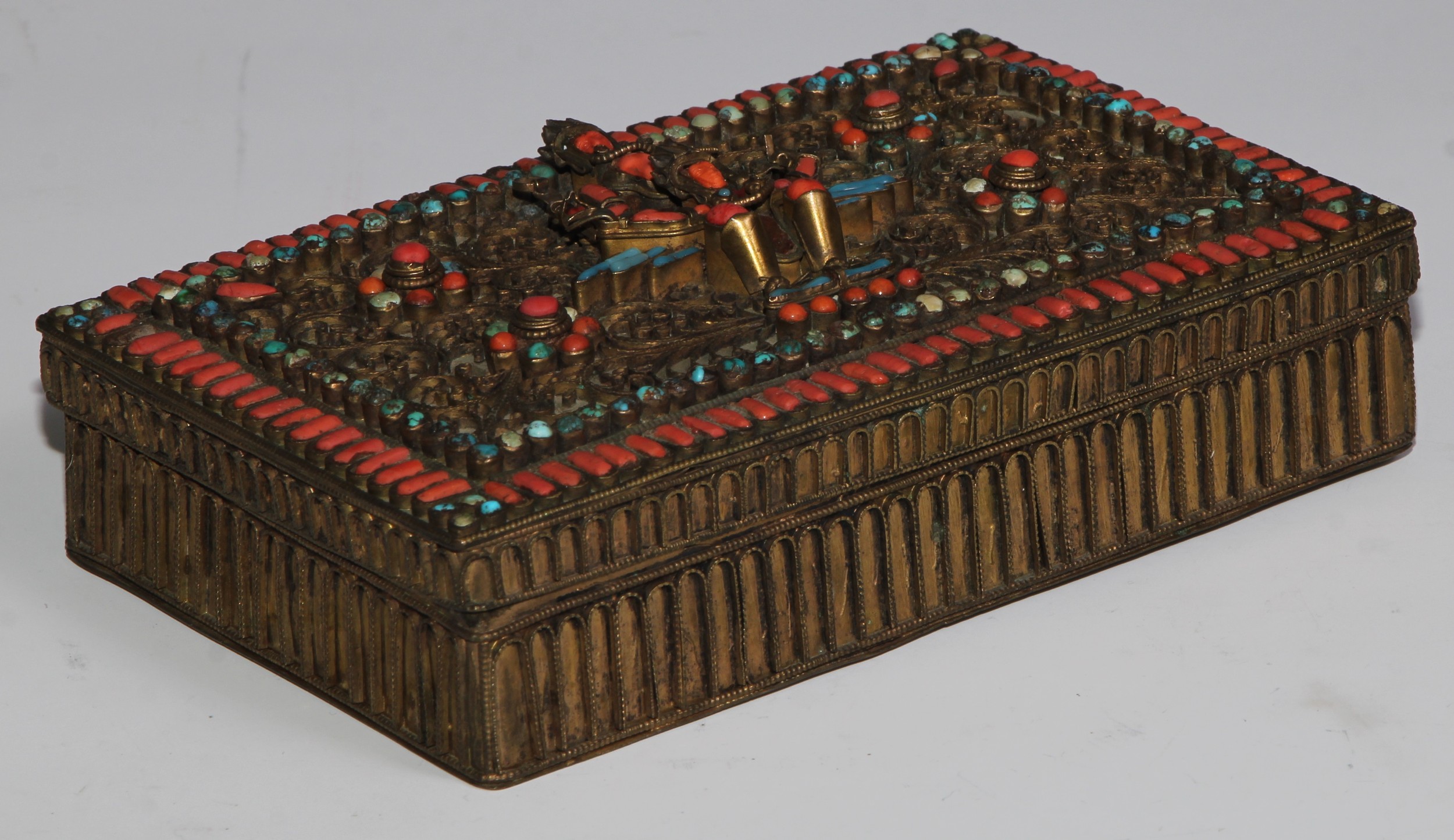 A Tibetan coral and turquoise mounted gilt brass rectangular box, hinged cover, hinged cover applied - Image 3 of 4