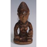 Tribal Art - a Yoruba figure, of a mother and child, 19.5cm high, Nigeria