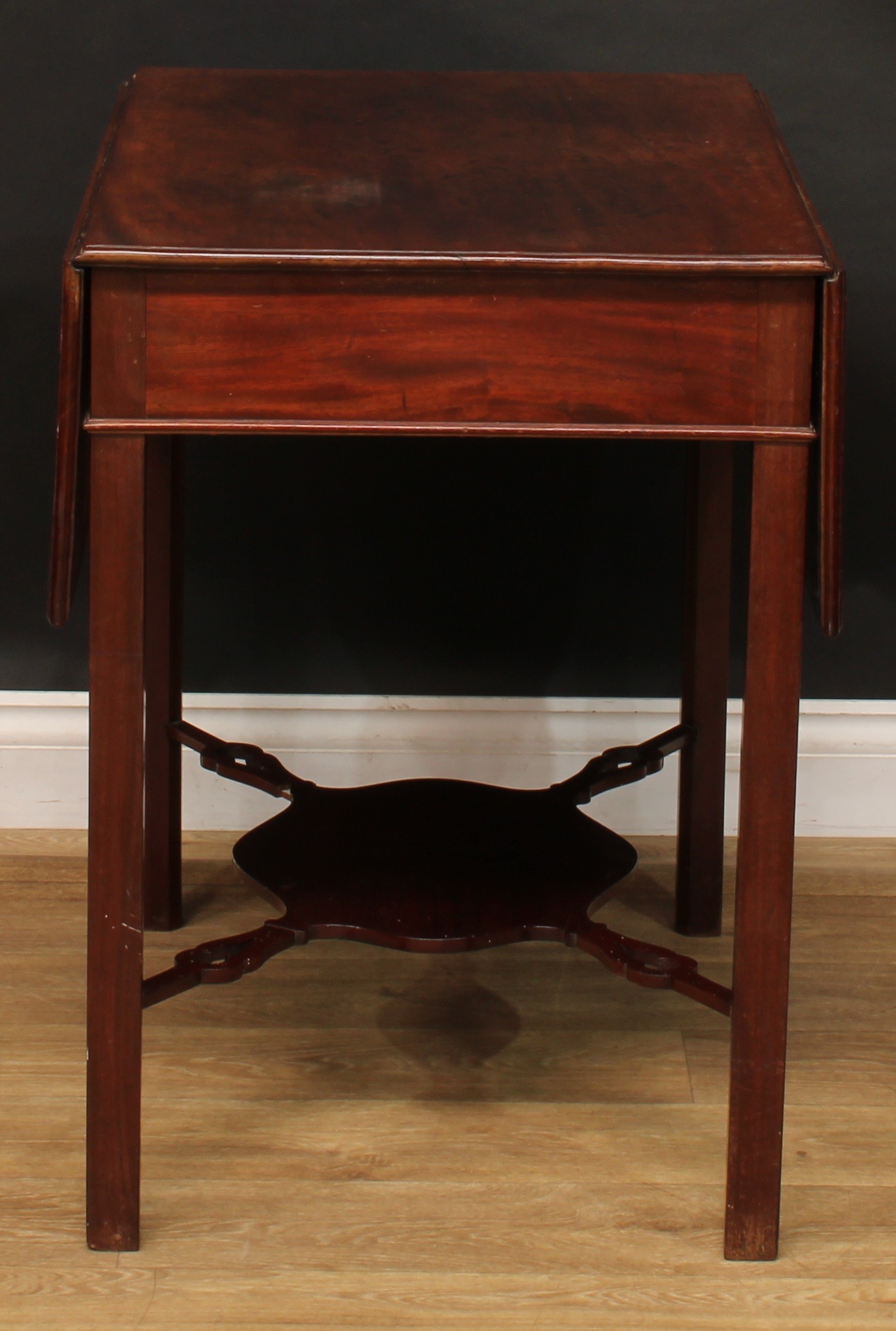 A 19th century mahogany Pembroke table, rectangular top with moulded edge and fall leaves above a - Image 7 of 7