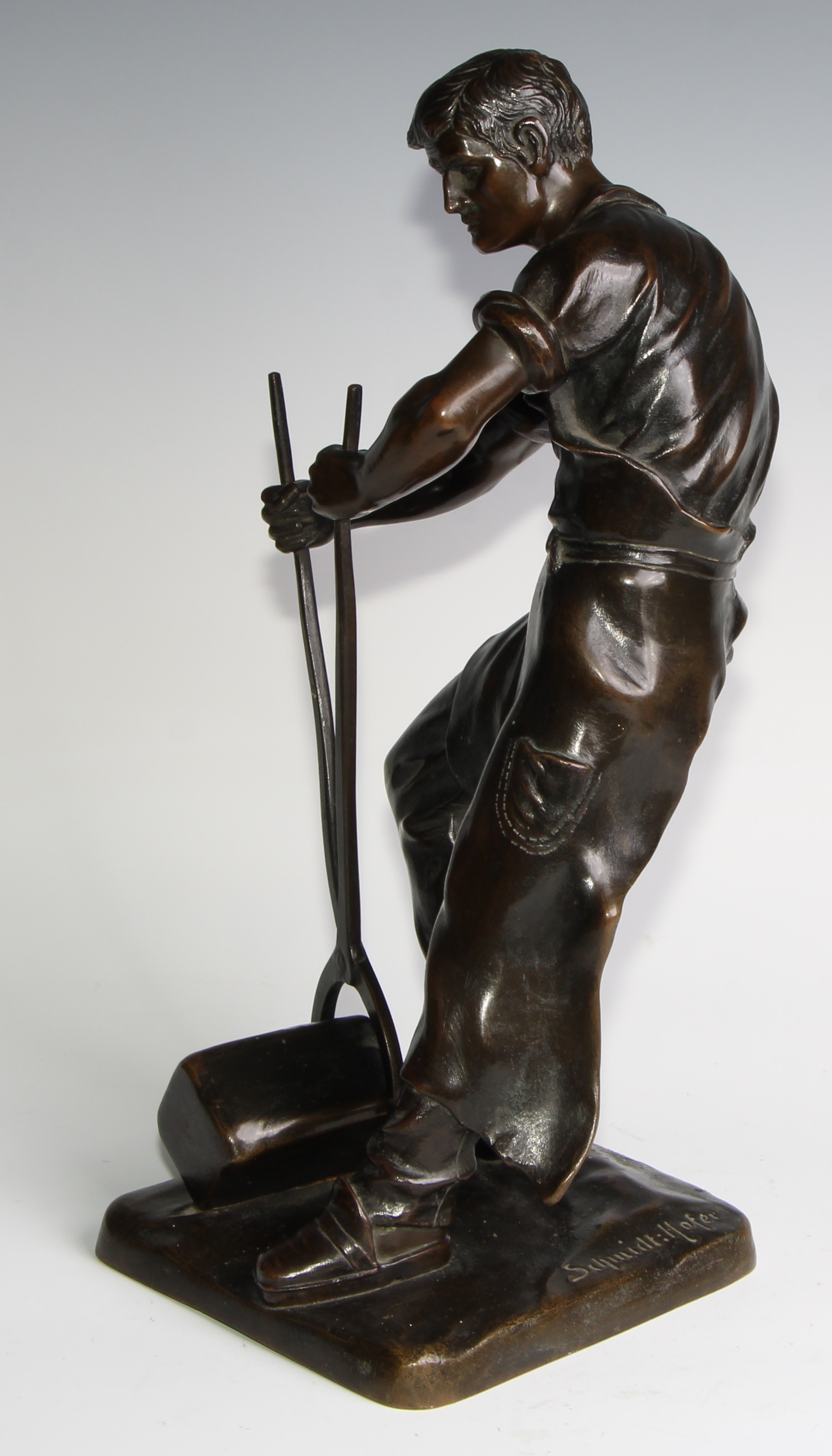 Otto Schmidt-Hofer (German, 1873–1925), a dark patinated bronze figure, Blacksmith, 37cm high - Image 4 of 6