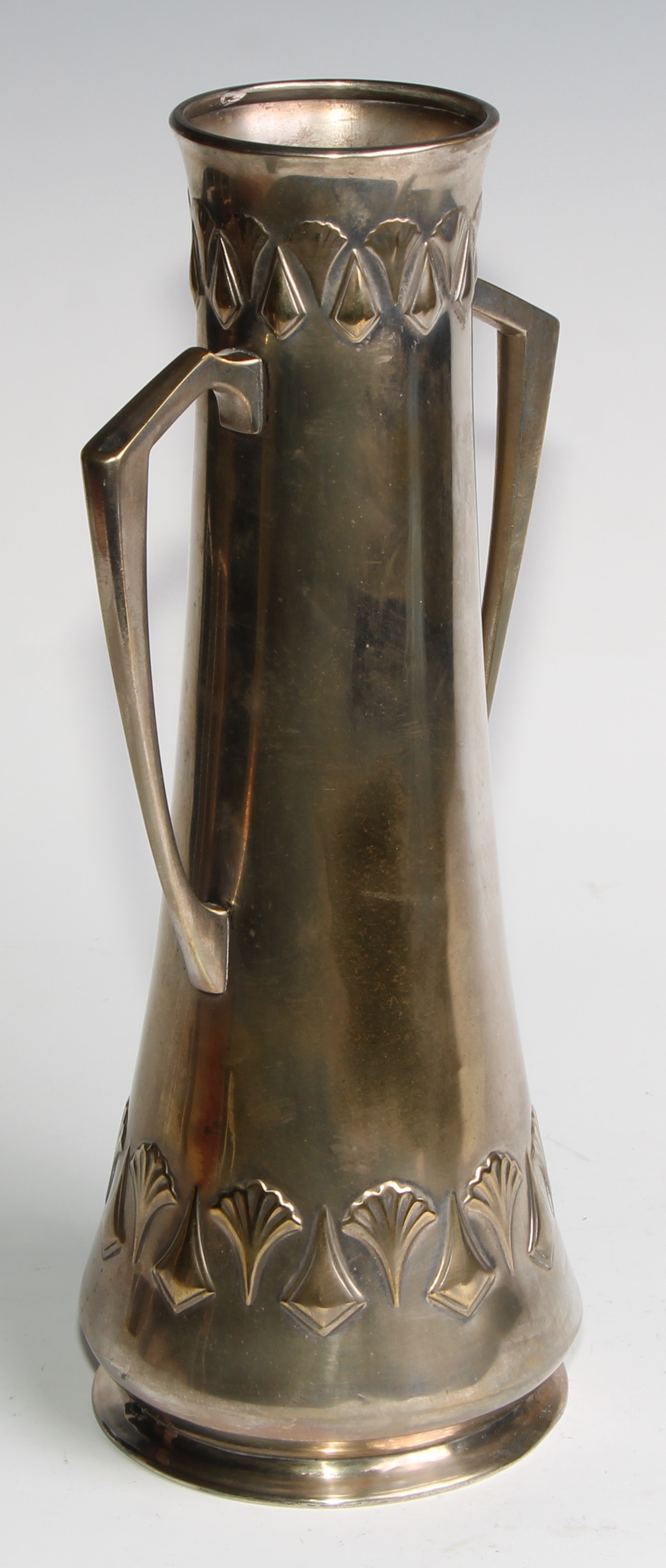 A W.M.F. Art Nouveau Jugendstil silver plated two handled vase, Ginkgo design, of spreading - Image 3 of 5