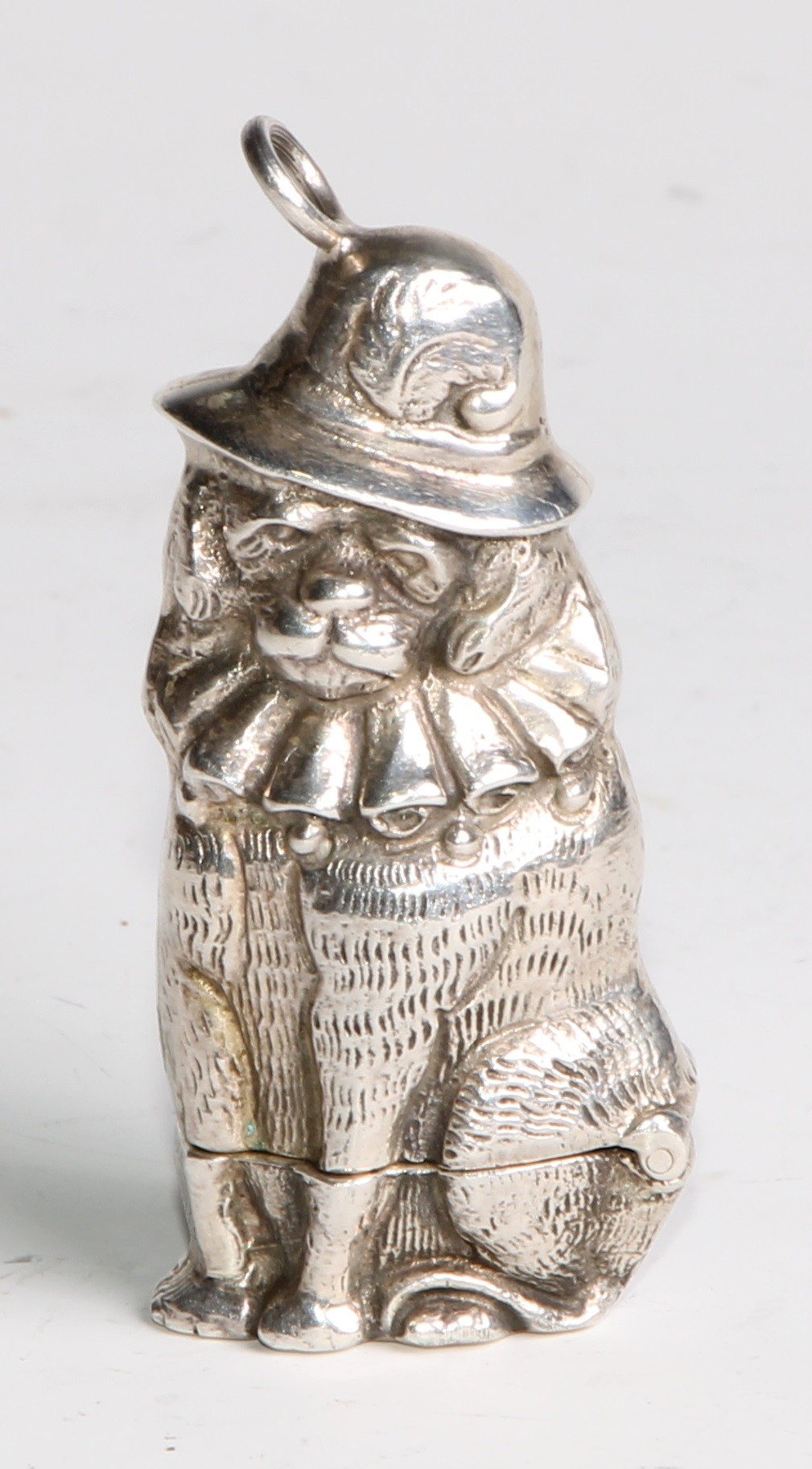 A silver novelty vesta case, cast as Mr Punch’s Dog Toby, 5.5cm long, marked Sterling - Image 2 of 5