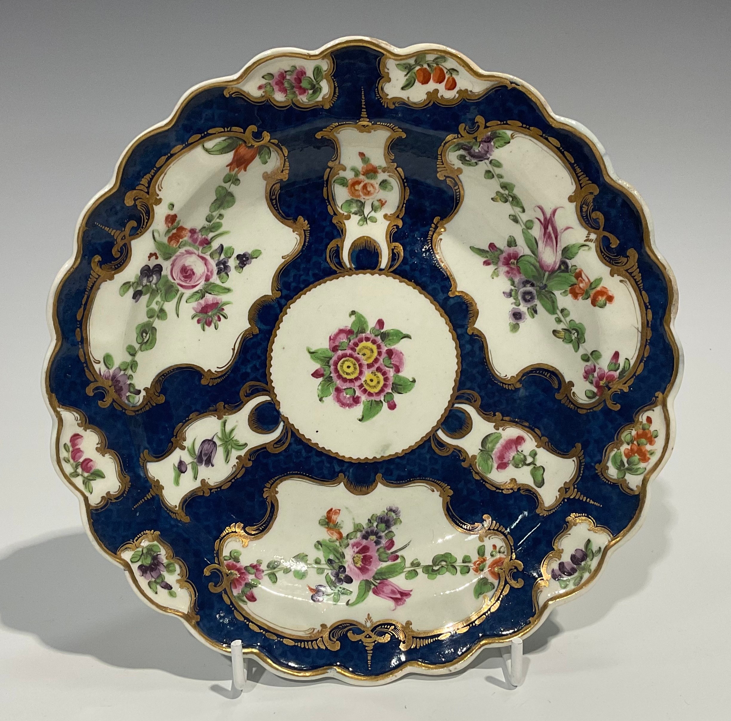 A pair of Worcester shell shaped dessert dishes, painted with floral bouquet and pink floral - Image 3 of 8