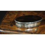 A George III silver and tortoiseshell navette shaped snuff box, stand-away hinged cover, 8cm wide,