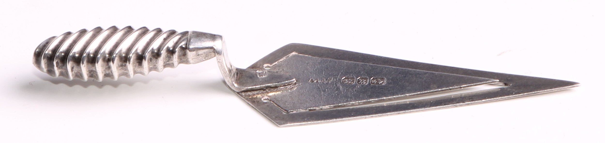 Signopaginophilia - a Victorian silver novelty bookmark, as a trowel, wrythen handle, 7.5cm long, - Image 6 of 6