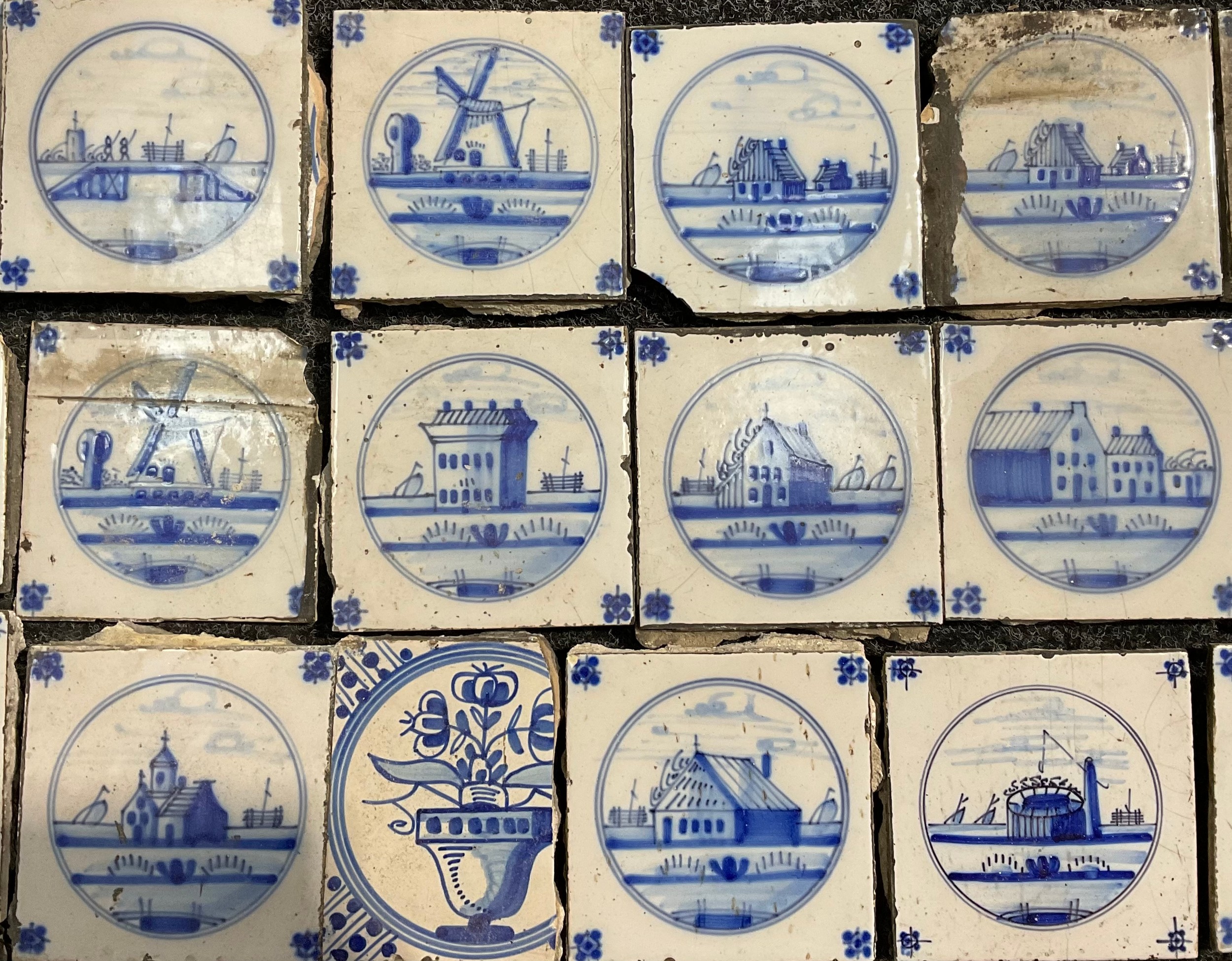 A quantity of Delftware blue and white tiles, predominantly decorated in the traditional manner with - Image 4 of 4
