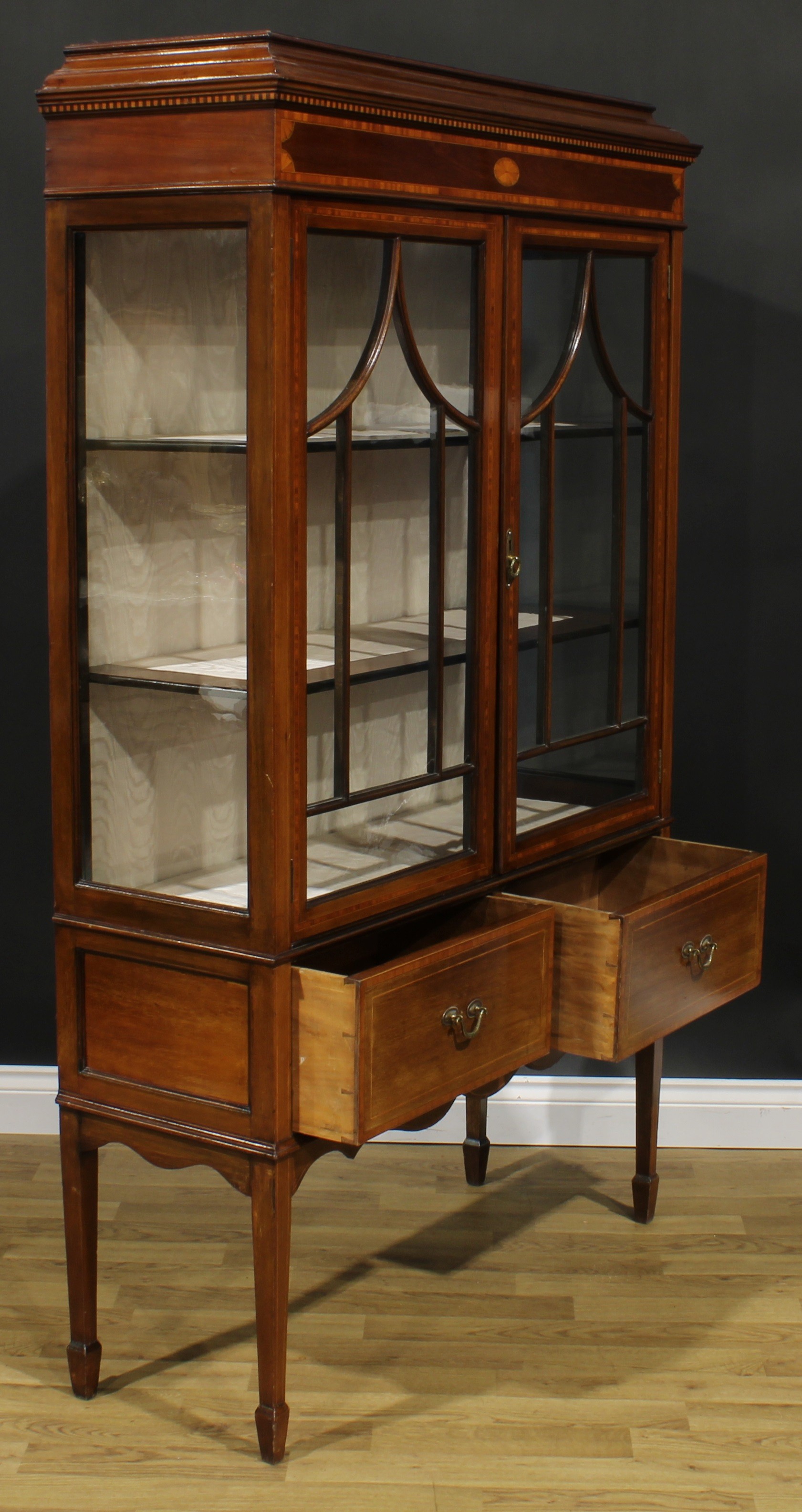 A Sheraton Revival satinwood crossbanded mahogany and marquetry display cabinet, moulded cornice - Image 4 of 6