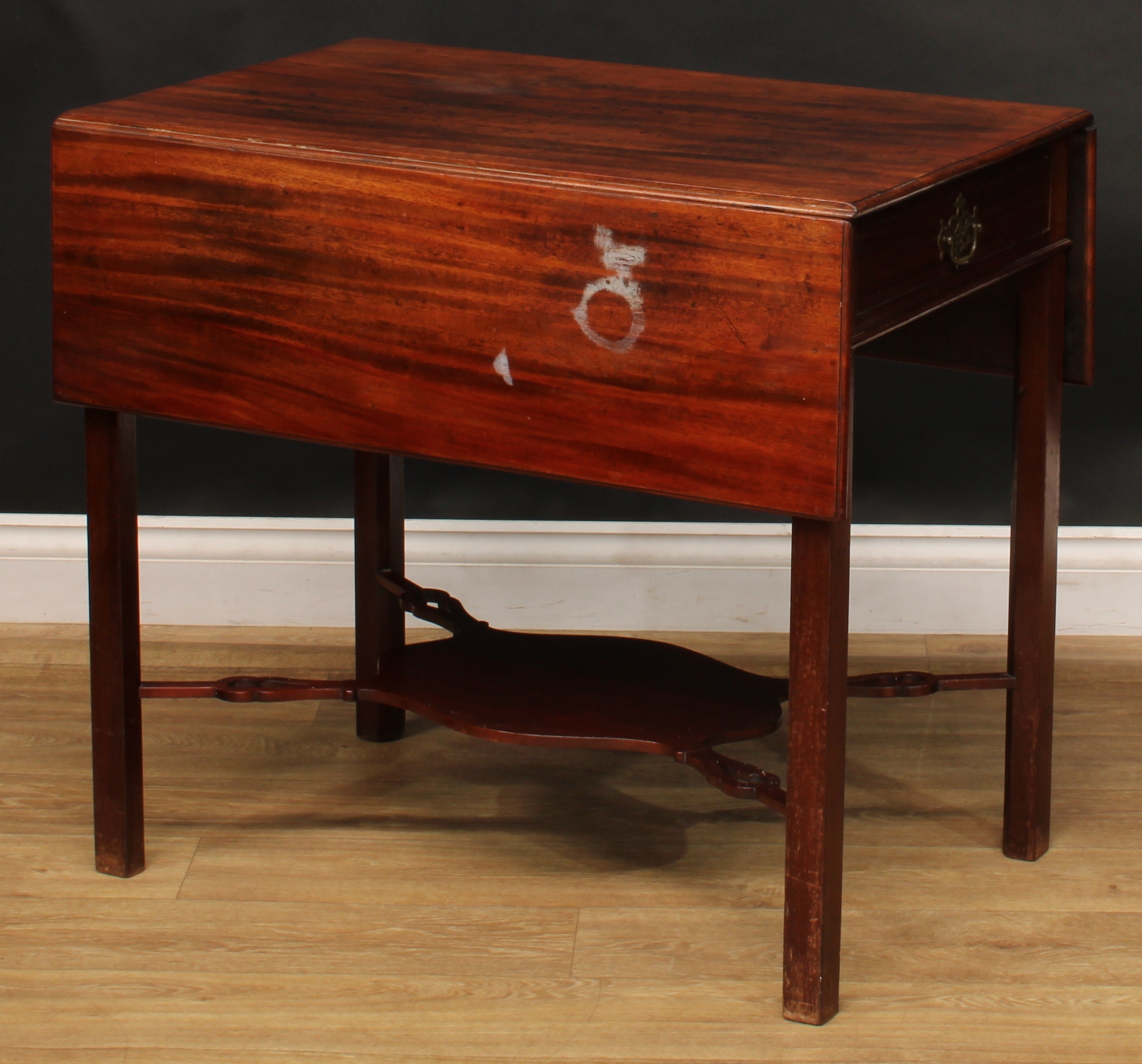 A 19th century mahogany Pembroke table, rectangular top with moulded edge and fall leaves above a - Image 4 of 7