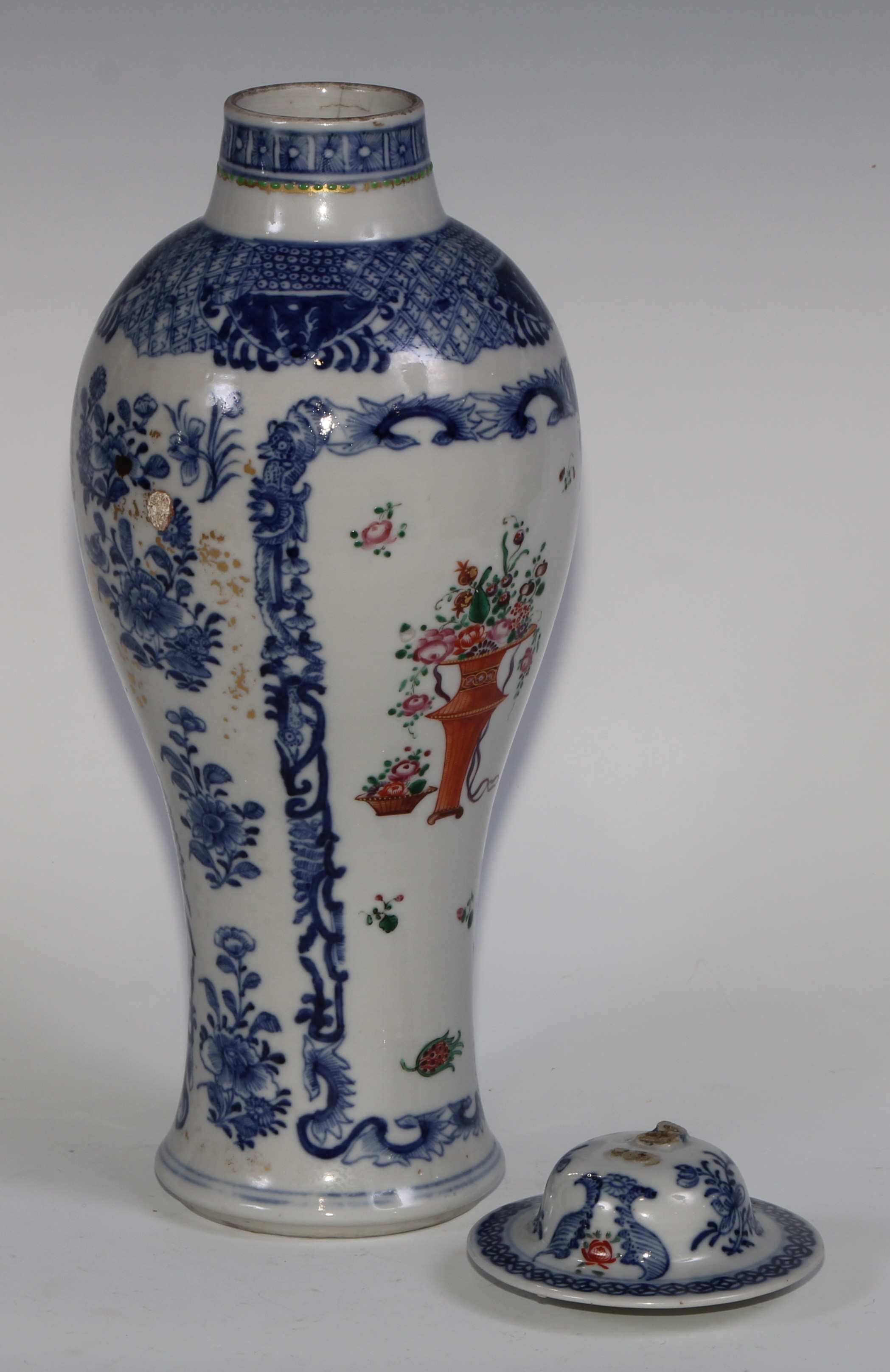 A pair of Chinese baluster vases and covers, painted in the Mandarin palette with vases of flowers - Image 11 of 14