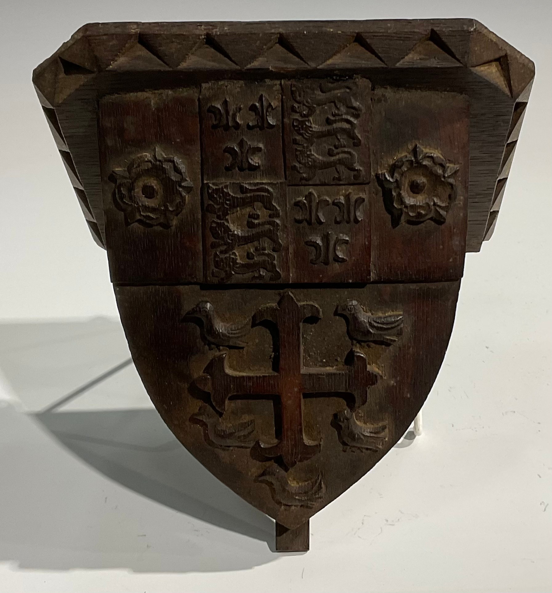 A pair of 19th century Gothic Revival oak armorial wall brackets, carved with the coats of arms of - Image 7 of 9