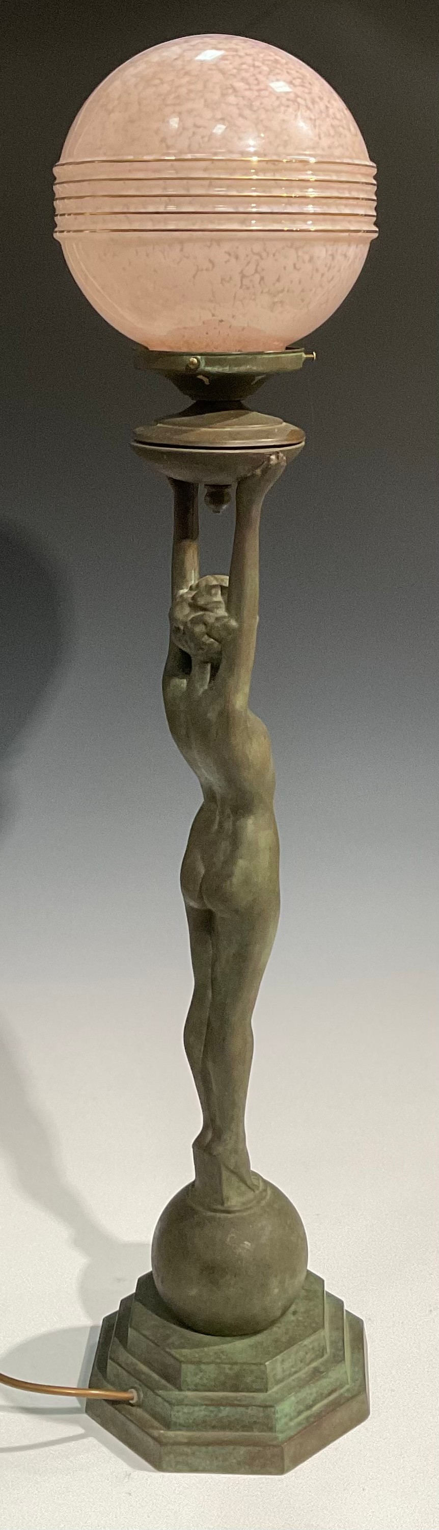 An Art Deco style copper figural table lamp, as a female nude, glass globular shade, stepped - Image 4 of 4