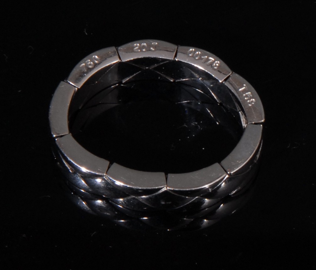 An 18ct white gold Chanel Coco Crush ring, size S, marked Chanel, 750, 20J, 00178, T58, 14g, - Image 3 of 3