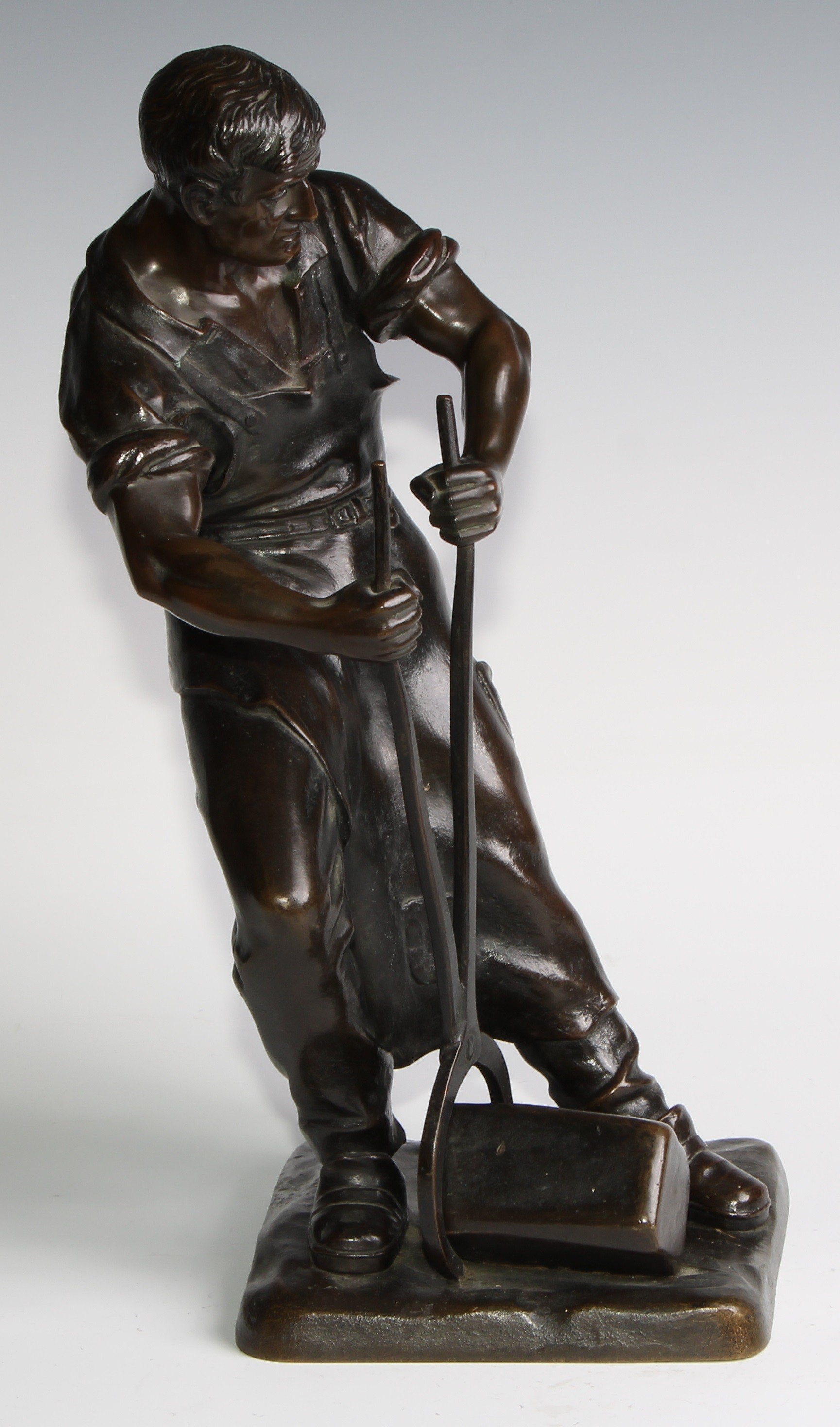 Otto Schmidt-Hofer (German, 1873–1925), a dark patinated bronze figure, Blacksmith, 37cm high - Image 2 of 6