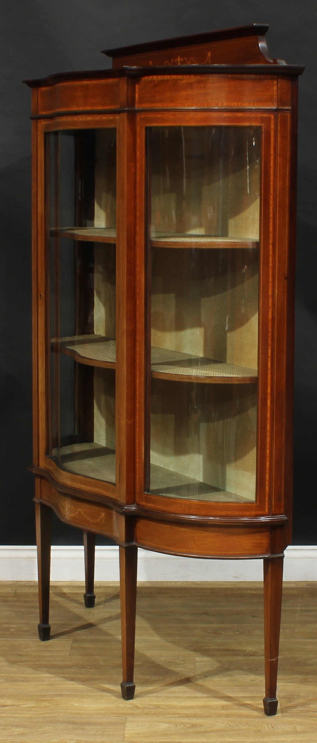 An Edwardian satinwood crossbanded mahogany and marquetry serpentine display cabinet, shaped - Image 4 of 5