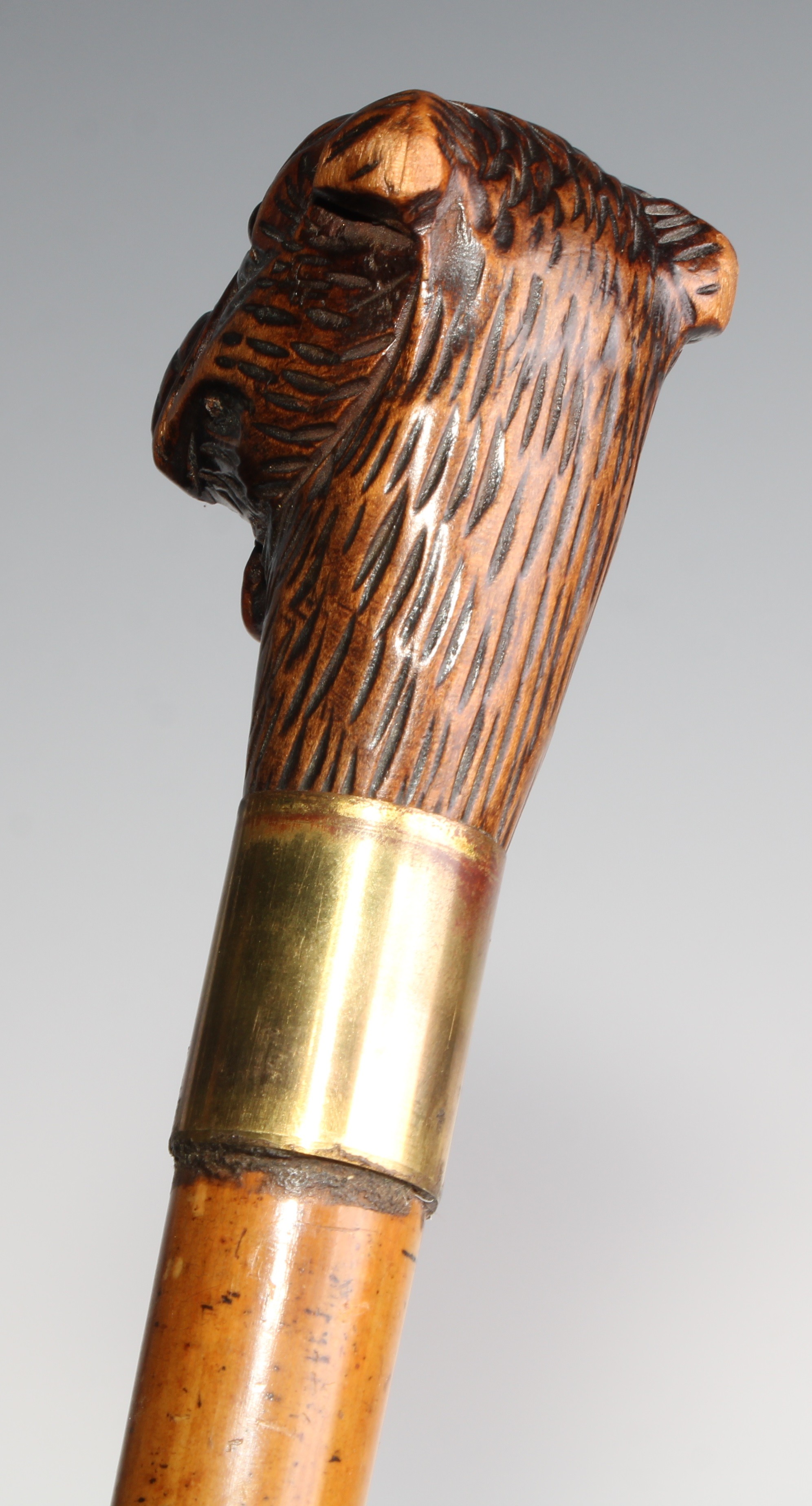A late 19th century novelty automaton walking stick, the Black Forest type pommel carved as the head - Image 5 of 6
