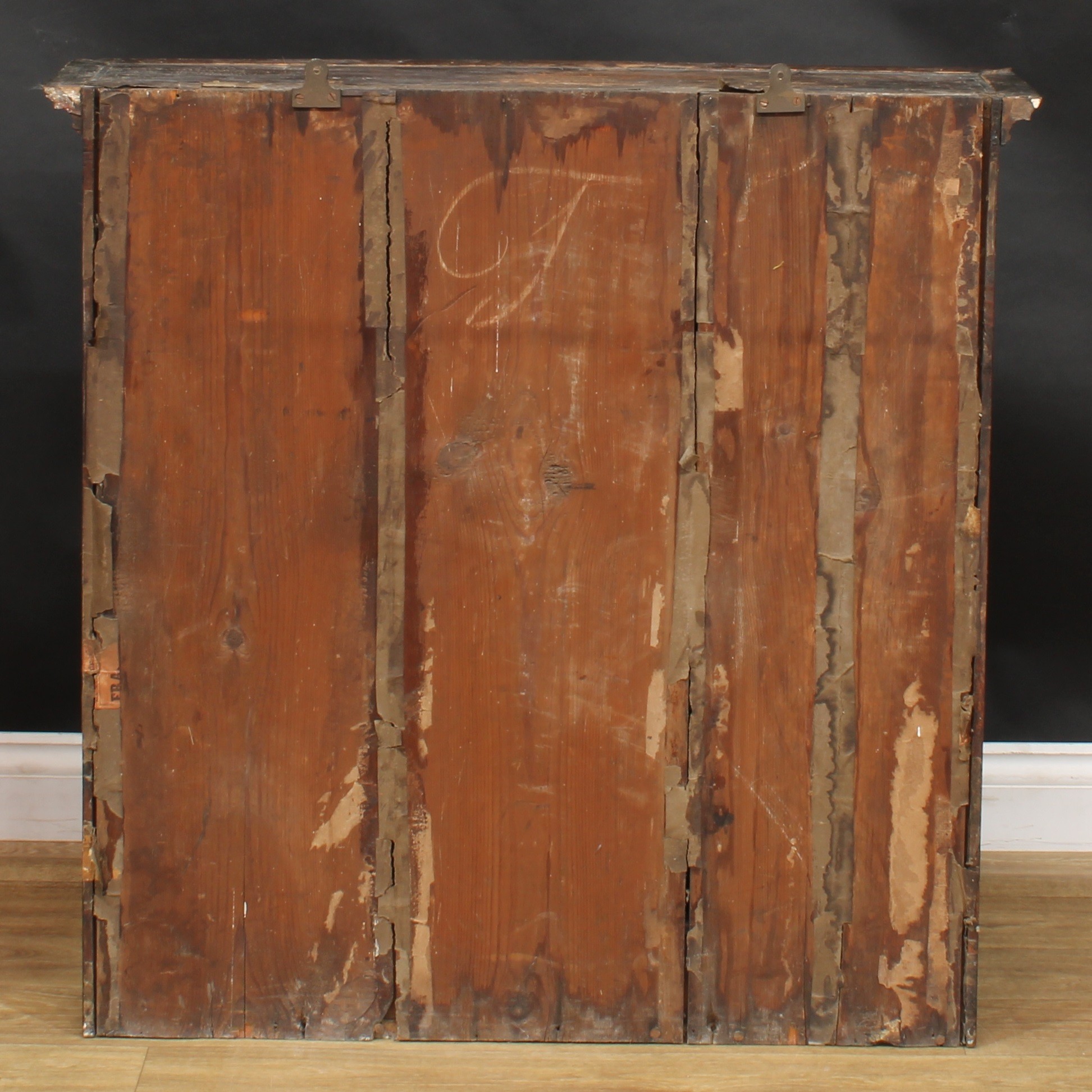 A George III mahogany wall-hanging provision cupboard, moulded cornice above a rectangular door with - Image 5 of 5