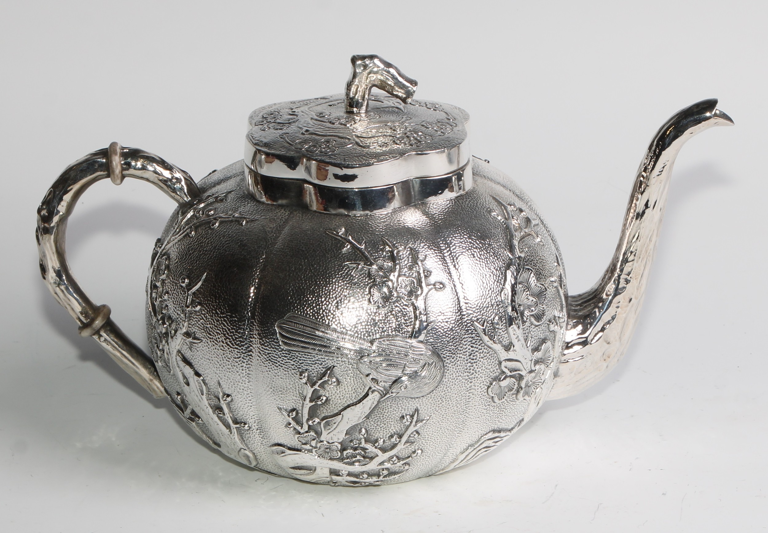 A Chinese silver three piece melon shaped tea service, comprising teapot, milk jug and sucrier, - Image 3 of 14
