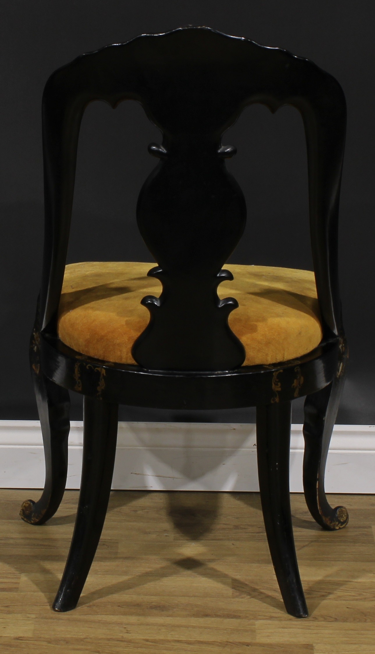 A harlequin suite of three Victorian parcel gilt black lacquer papier-mâché, ebonised and mother - Image 9 of 13