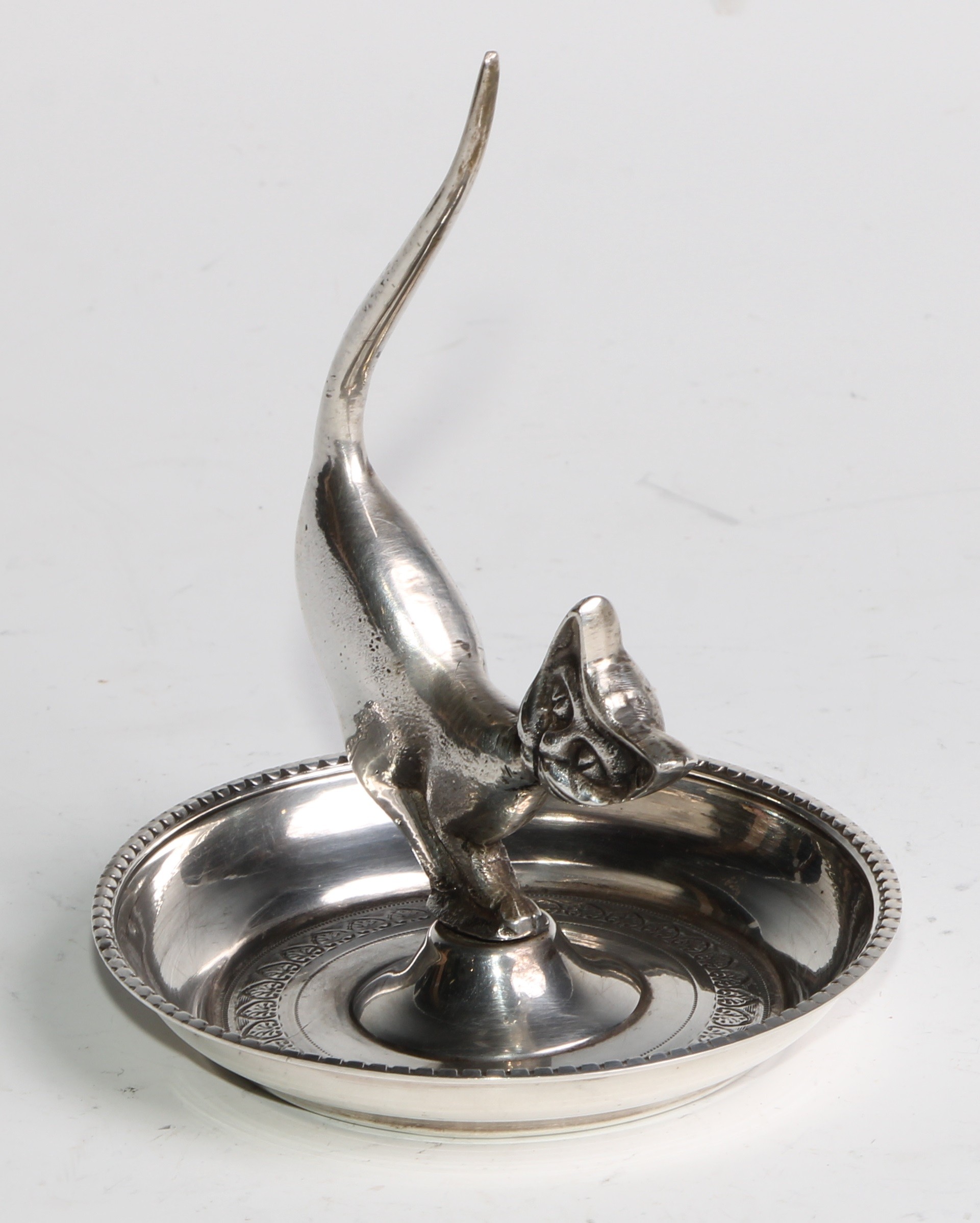 A Continental silver novelty ring tree, as a stylised cat, the dished base bright-cut engraved, - Image 4 of 6