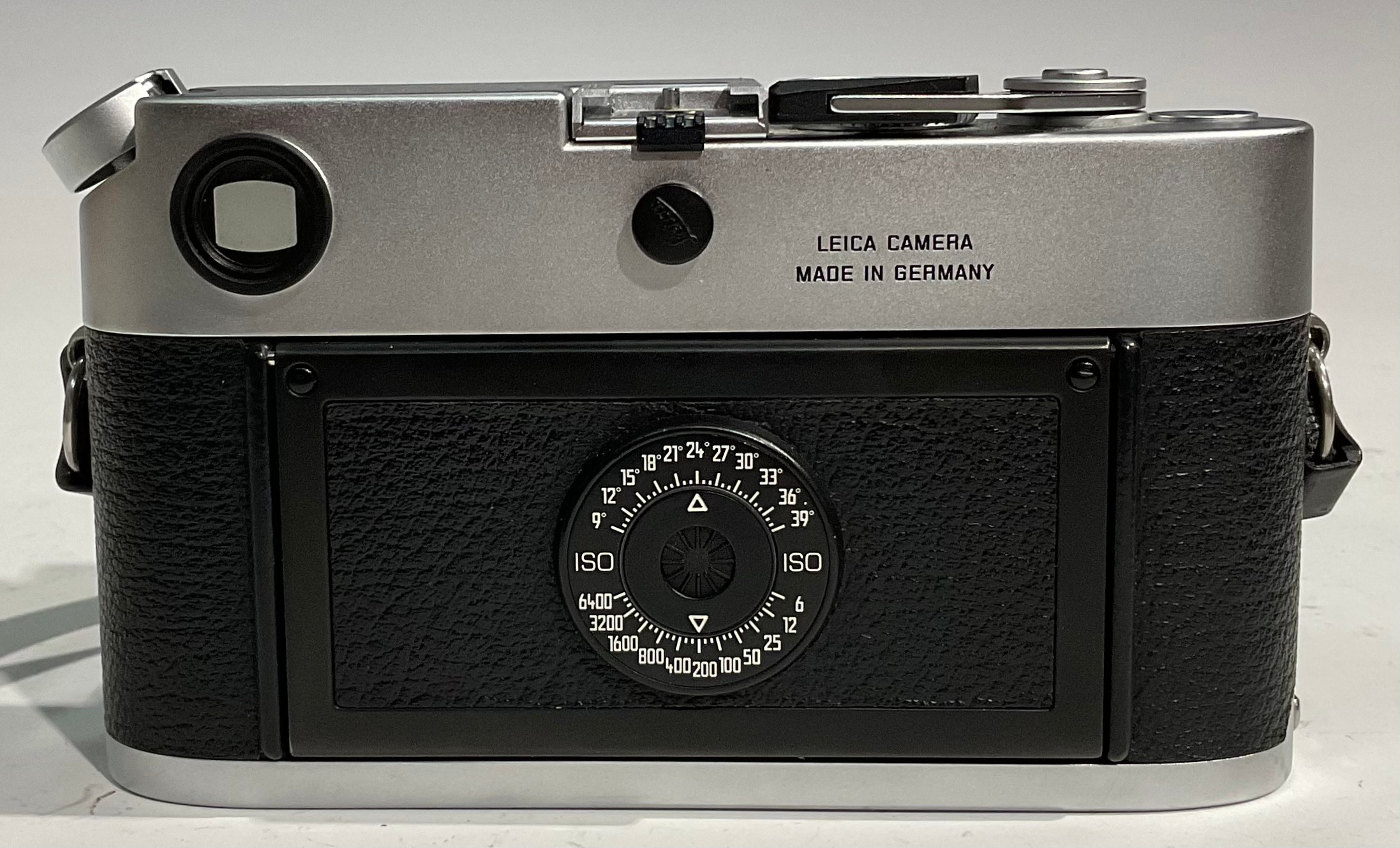 Photography - a Leica M6 TTL silver body camera; a Leica 35mm f2 Summicron-M ASPH lens; a Leica 90mm - Image 4 of 5