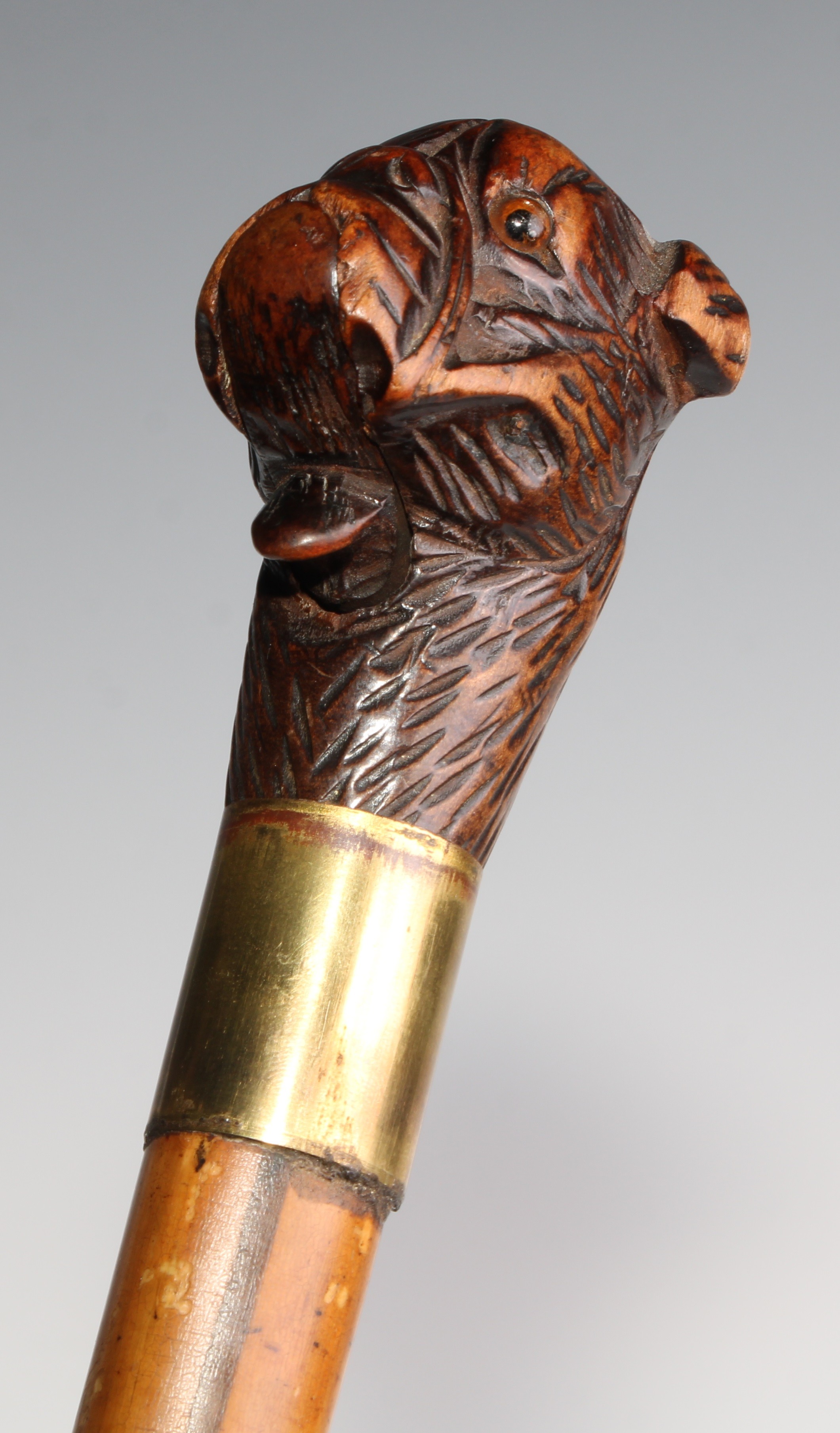 A late 19th century novelty automaton walking stick, the Black Forest type pommel carved as the head - Image 4 of 6