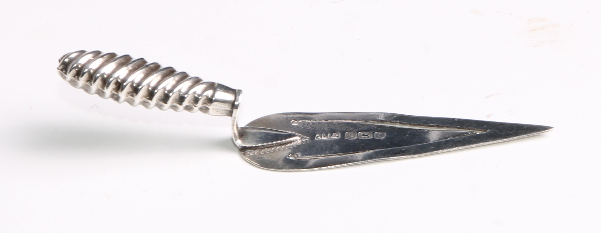 Signopaginophilia - a Victorian silver novelty bookmark, as a trowel, wrythen handle, 7.5cm long, - Image 5 of 6