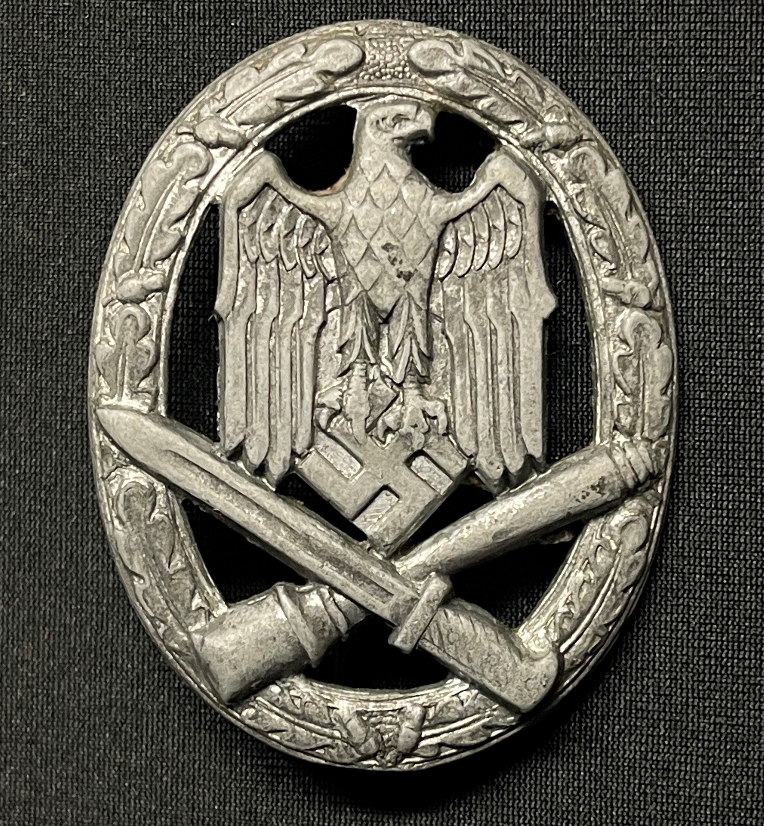 WW2 Third Reich Allgemeines Sturmabzeichen - General Assault Badge. Zink. Ball hinge. No makers