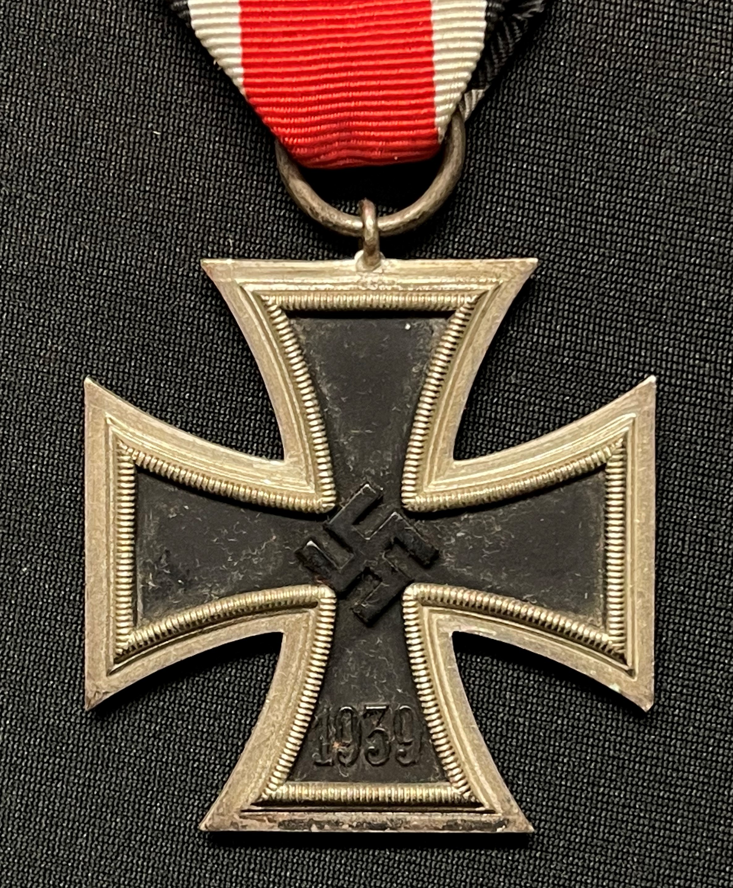 WW2 Third Reich Eisernes Kreuz 2. Klasse. Iron Cross 2nd class 1939. Complete with ribbon. No makers