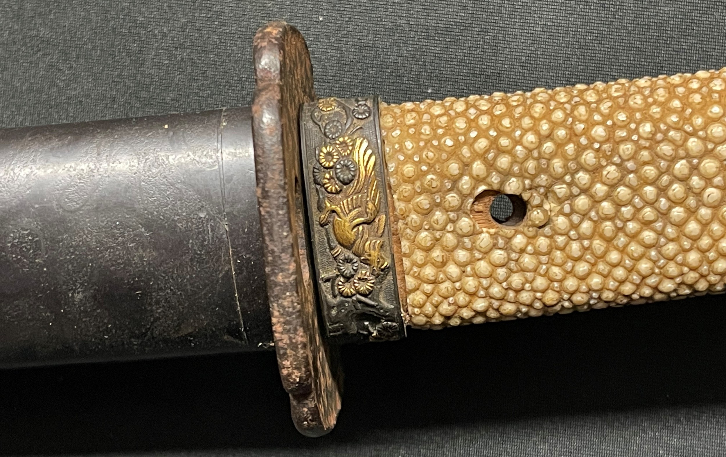 Japanese Katana with single edged blade 640mm in length. Tang is signed. Two holes to tang. - Image 12 of 37